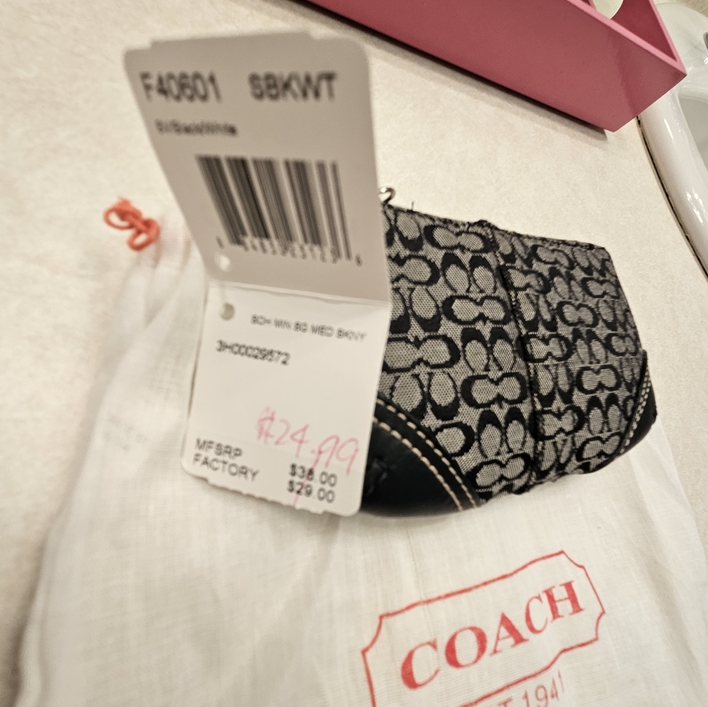 Coach Black and Gray Shoulder Bag w/ Signature Pattern With Matching Coin Purse - Picture 9 of 9